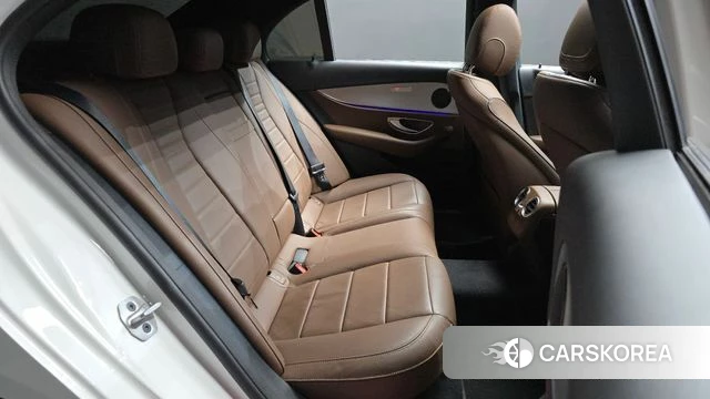 Mercedes-Benz E-Class W213 2021 Белый из Кореи, фото 2