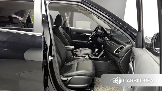 Kia Seltos 2022 Черный из Кореи, фото 2