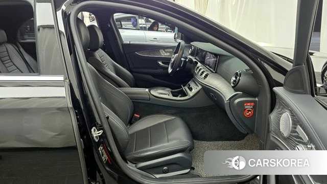 Mercedes-Benz E-Class W213 2021 Черный из Кореи, фото 2