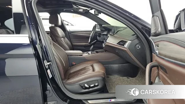 BMW 5 Series (G30) 2020 Черный из Кореи, фото 2