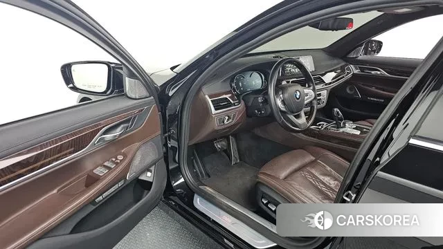 BMW 7 Series (G11) 2018 Черный из Кореи, фото 2