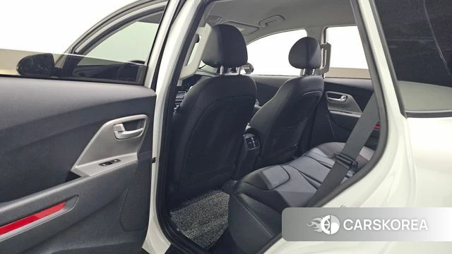 Kia Niro Plus 2022 Белый из Кореи, фото 2