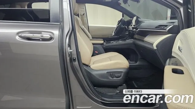 Toyota Sienna 4th Generation 2021 Серый из Кореи, фото 2