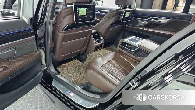 BMW 7 Series (G11) 2020 Черный из Кореи, фото 2