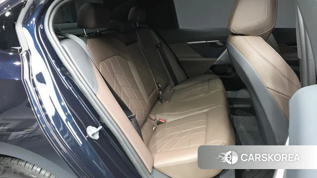 BMW 5 Series (G60) 2024 Черный из Кореи, фото 2