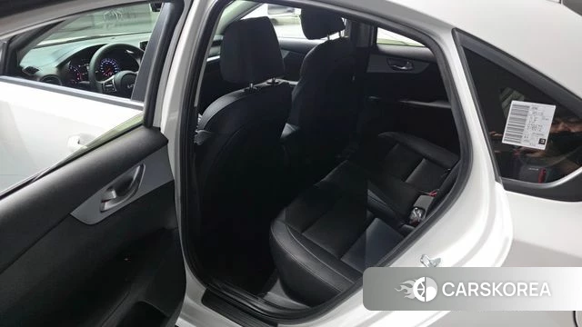 Kia The New K3 2nd generation 2023 Белый из Кореи, фото 2