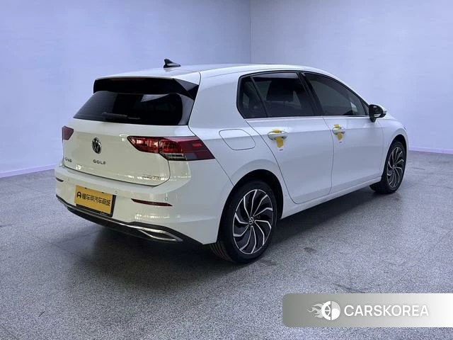 Volkswagen Golf 2022 Белый из Китая, фото 2