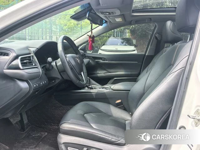Toyota Camry 2022 Белый из Китая, фото 2