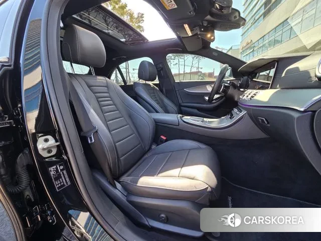 Mercedes-Benz E-Class W213 2022 Черный из Кореи, фото 2