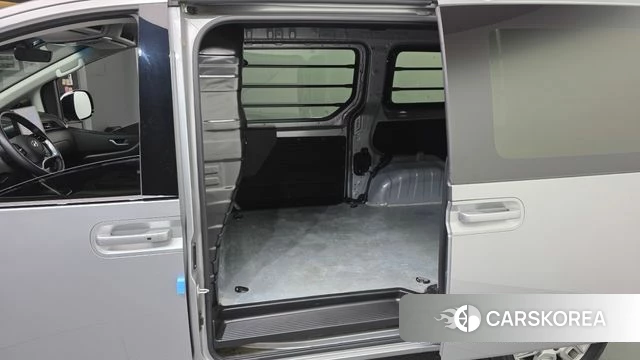 Hyundai Staria 2023 Серебряный из Кореи, фото 2