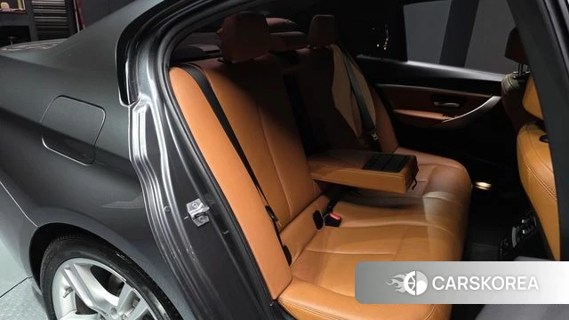 BMW 3 Series (F30) 2018 Черный из Кореи, фото 2