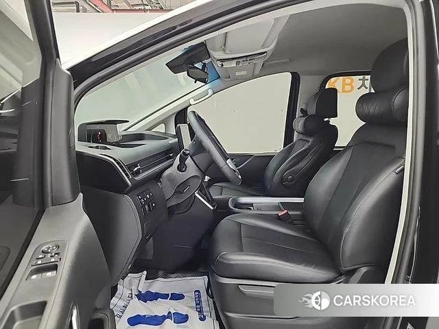 Hyundai Staria 2024 Черный из Кореи, фото 2