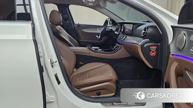 Mercedes-Benz E-Class W213 2019 Белый из Кореи, фото 2