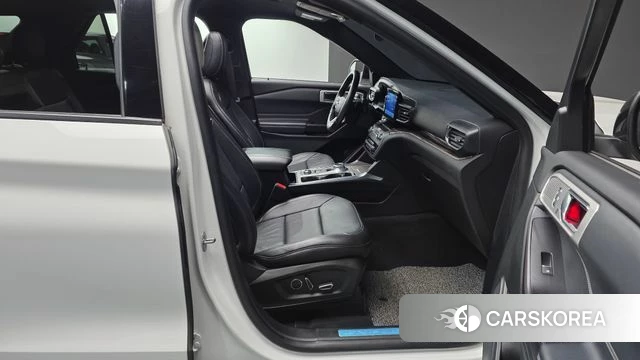 Ford Explorer 6th Generation 2020 Белый из Кореи, фото 2