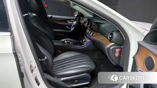 Mercedes-Benz E-Class W213 2019 Белый из Кореи, фото 2