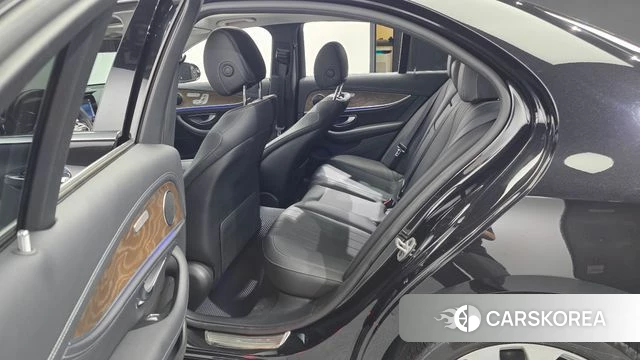 Mercedes-Benz E-Class W213 2019 Черный из Кореи, фото 2