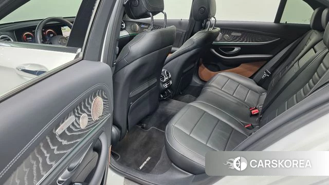 Mercedes-Benz E-Class W213 2022 Белый из Кореи, фото 2