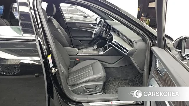 Audi A6 (C8) 2021 Черный из Кореи, фото 2