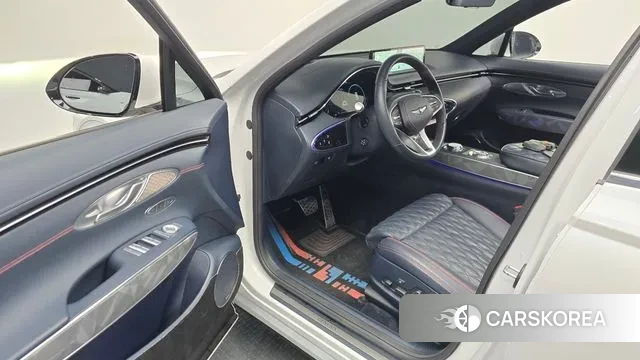 Genesis GV70 2022 Белый из Кореи, фото 2