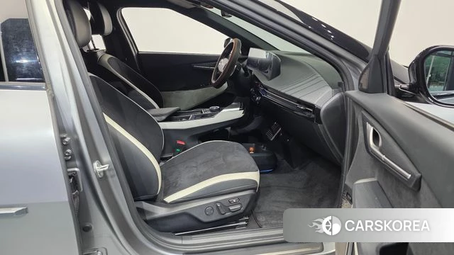 Kia EV6 2022 Серебристо-серый из Кореи, фото 2
