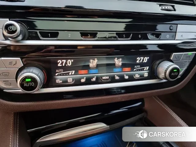 BMW 5 Series (G30) 2021 Черный из Кореи, фото 2