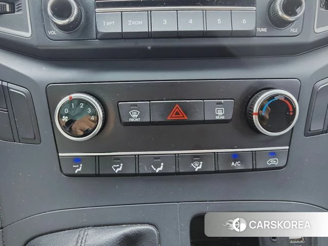 Hyundai The New Grand Starex 2018 Серебряный из Кореи, фото 2