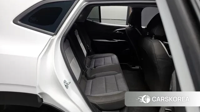 Chevrolet (GM Daewoo) Trax Crossover 2023 Белый из Кореи, фото 2