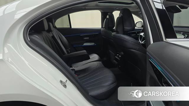 Mercedes-Benz E-Class W214 2024 Белый из Кореи, фото 2