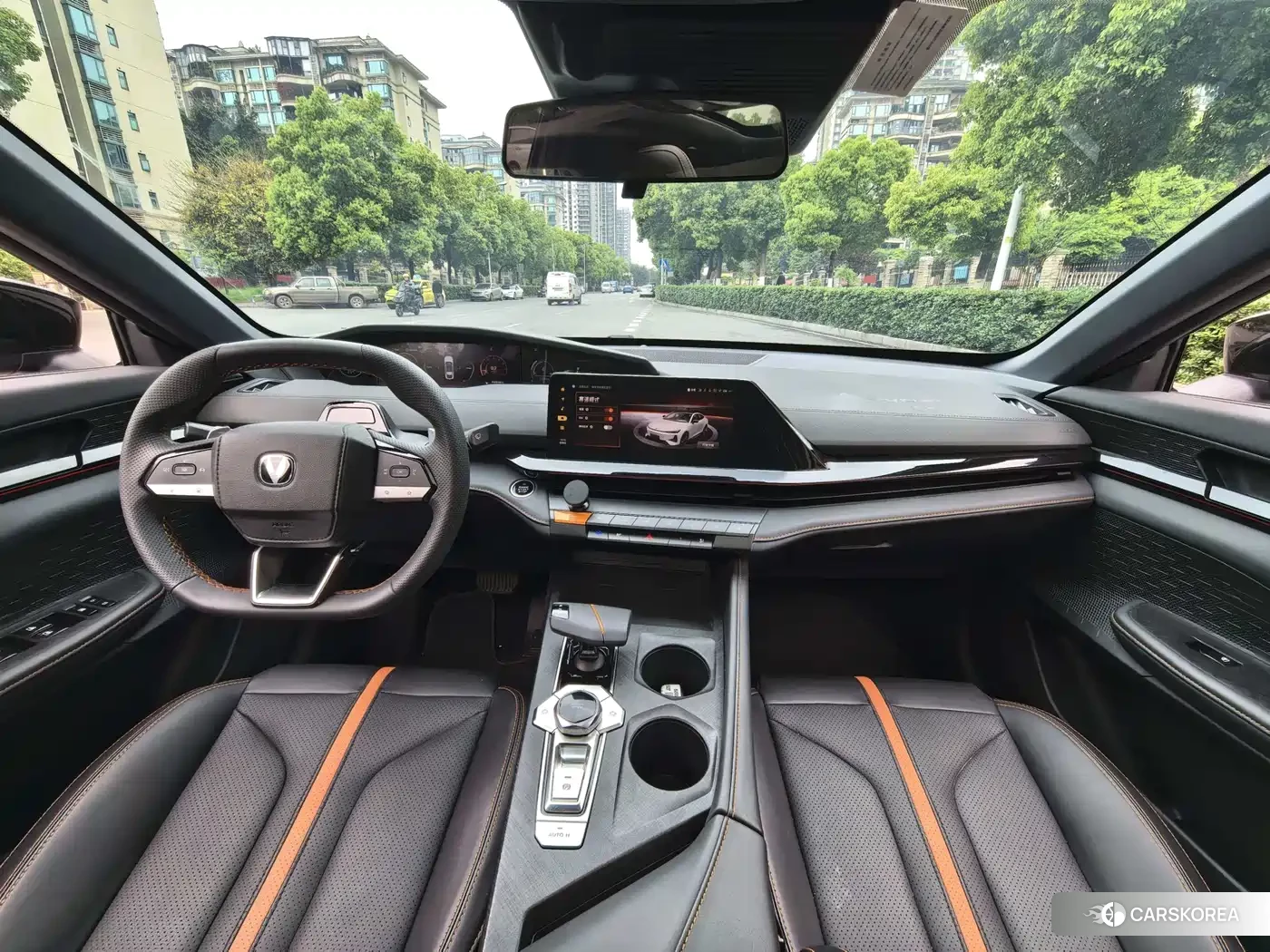 Chang'an Changan UNI-V 2024 Silver/gray из Китая, фото 2
