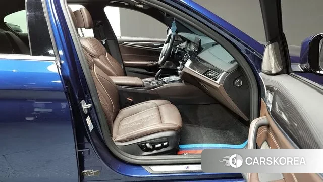 BMW 5 Series (G30) 2019 Синий из Кореи, фото 2