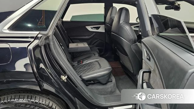 Audi Q8 (4M) 2021 Черный из Кореи, фото 2