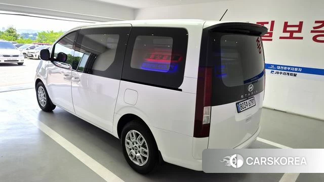 Hyundai Staria 2025 Белый из Кореи, фото 2