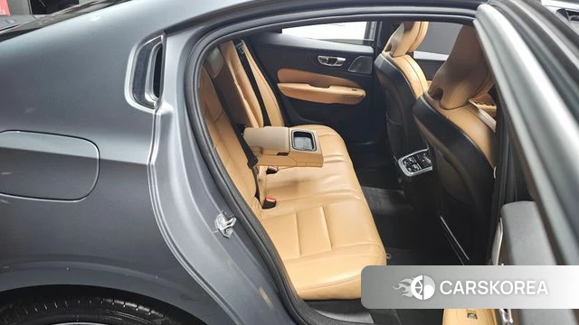 Volvo S60 3rd generation 2021 Серый из Кореи, фото 2
