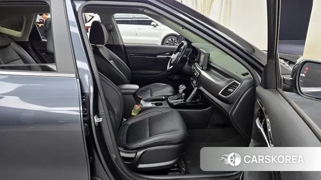 Kia Seltos 2020 Серый из Кореи, фото 2