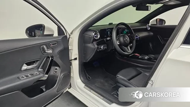 Mercedes-Benz A-Class W177 2020 Белый из Кореи, фото 2