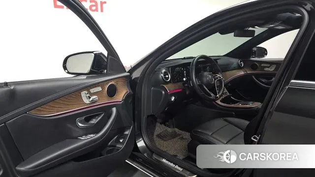 Mercedes-Benz E-Class W213 2022 Серый из Кореи, фото 2