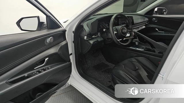 Hyundai The New Avante (CN7) 2024 Белый из Кореи, фото 2