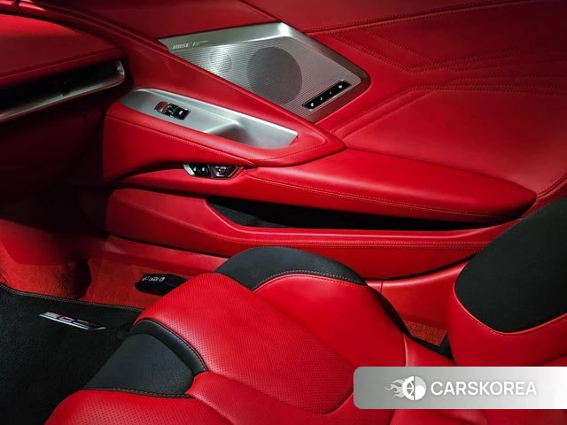 Chevrolet Corvette 2023 Серебряный двухцветный из Кореи, фото 2