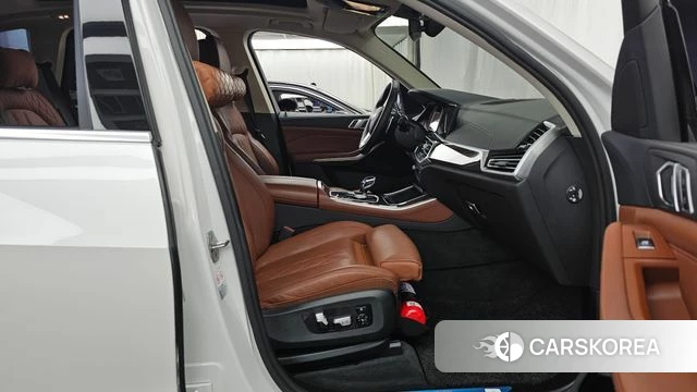 BMW X5 (G05) 2022 Белый из Кореи, фото 2