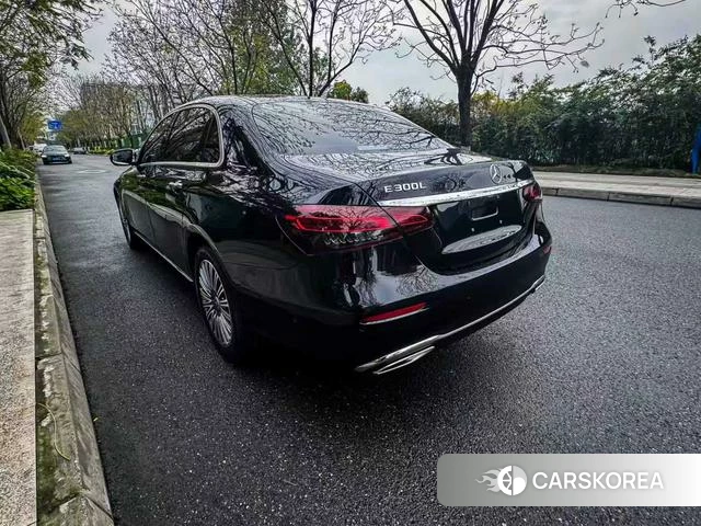 Mercedes-Benz E-class 2022 Черный из Китая, фото 2