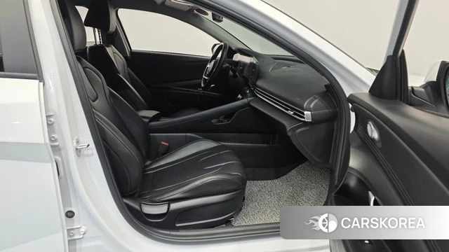 Hyundai Avante Hybrid (CN7) 2021 Белый из Кореи, фото 2