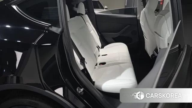 Tesla Model Y 2024 Черный из Кореи, фото 2