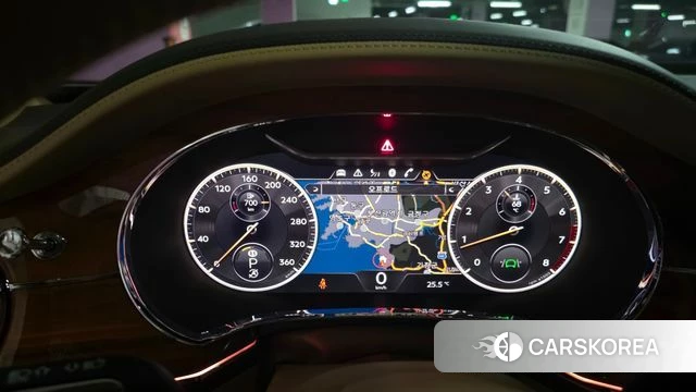 Bentley Flying Spur 3rd Generation 2022 Белый из Кореи, фото 2