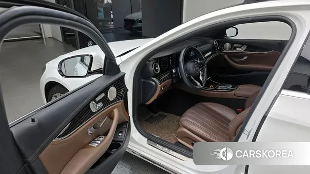 Mercedes-Benz E-Class W213 2022 Белый из Кореи, фото 2