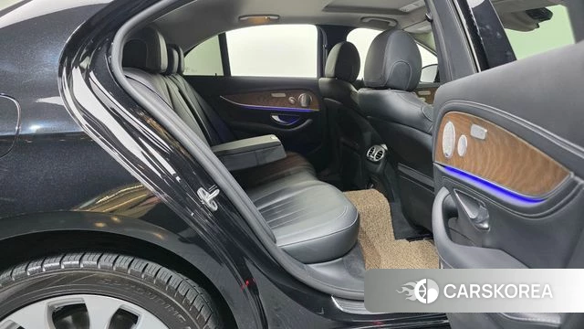 Mercedes-Benz E-Class W213 2020 Черный из Кореи, фото 2