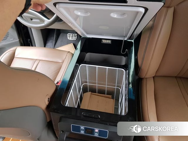 Hyundai Staria 2022 Черный из Кореи, фото 2