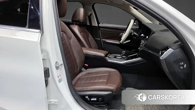 BMW 3 Series (G20) 2021 Белый из Кореи, фото 2