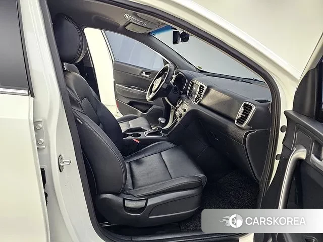 Kia Sportage 4th Generation 2018 Белый из Кореи, фото 2