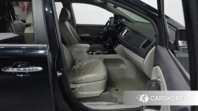 Kia The New Carnival 2018 Черный из Кореи, фото 2