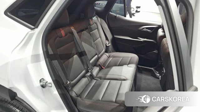 Chevrolet (GM Daewoo) Trax Crossover 2024 Белый из Кореи, фото 2